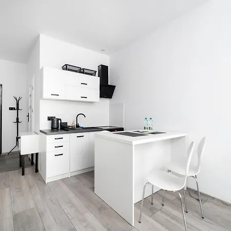 Park źródliska With Garden By Bookinghost * Łódź