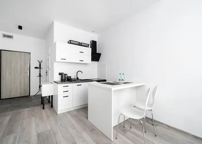 Park Zrodliska With Garden By Bookinghost * 罗兹