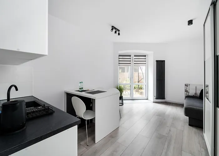 公寓 Park Zrodliska With Garden By Bookinghost