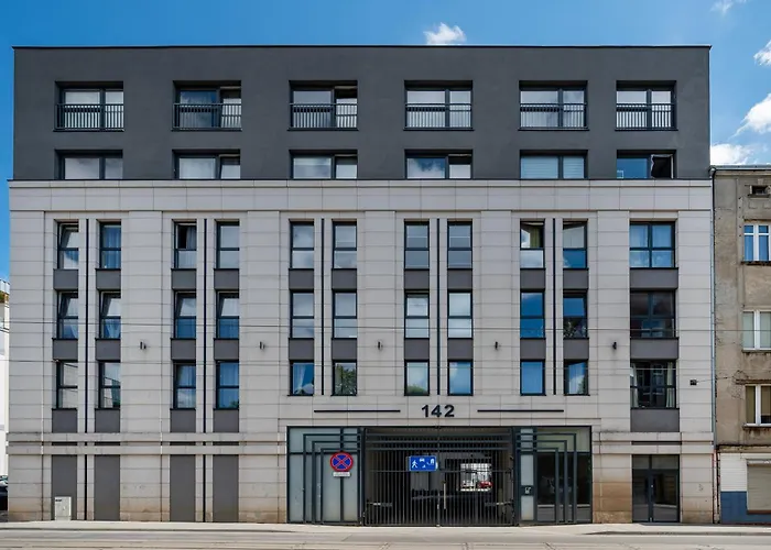 Park Zrodliska With Garden By Bookinghost وودج