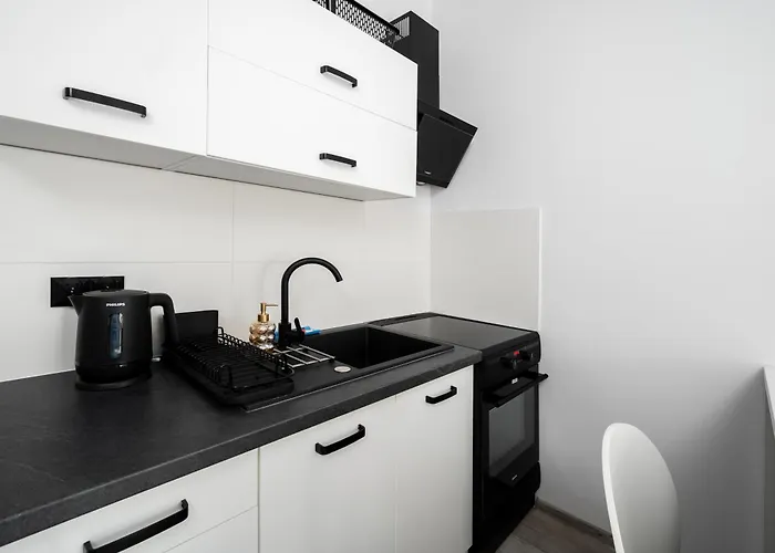 Park Zrodliska With Garden By Bookinghost 罗兹